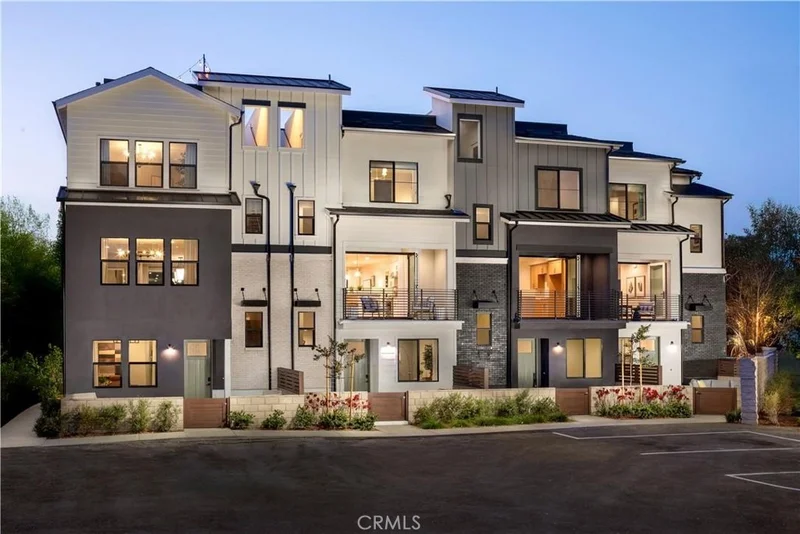 19071 Main Street 117, Huntington Beach, CA 92648