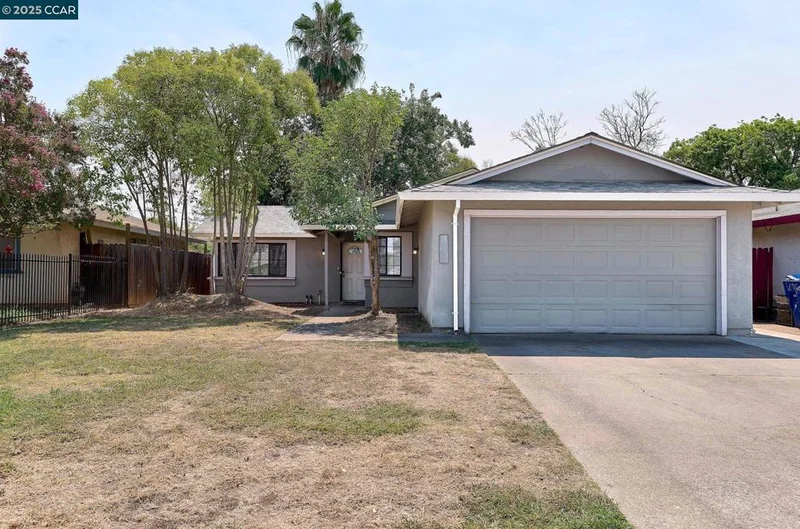 7696 20th Ave, Sacramento, CA 95820