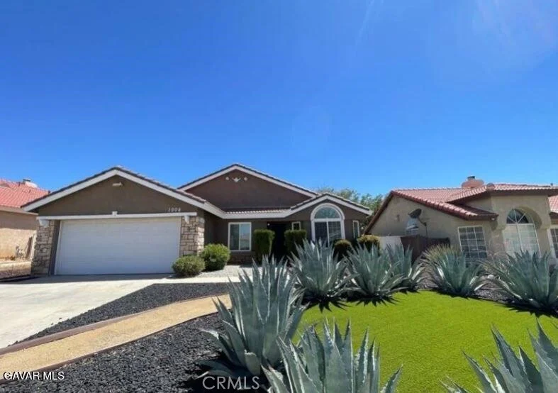 1008 Holloway Avenue, Rosamond, CA 93560