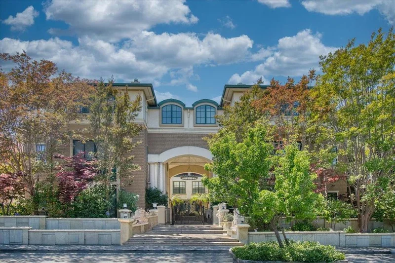 124 2nd Street 5, Los Altos, CA 94022