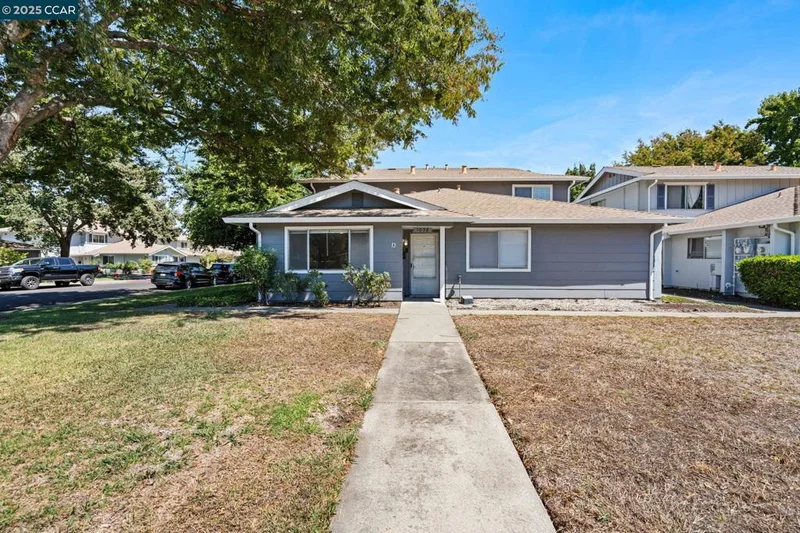 1038 Mohr Ln A, Concord, CA 94518