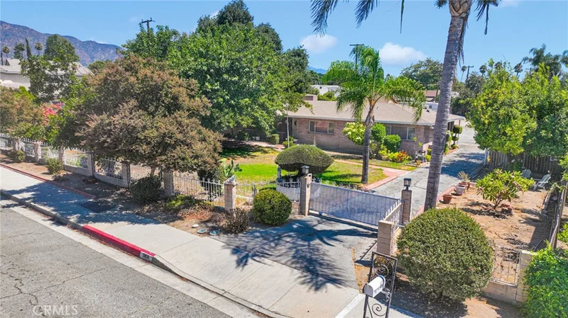 1900 Mountain Avenue, Duarte, CA 91010