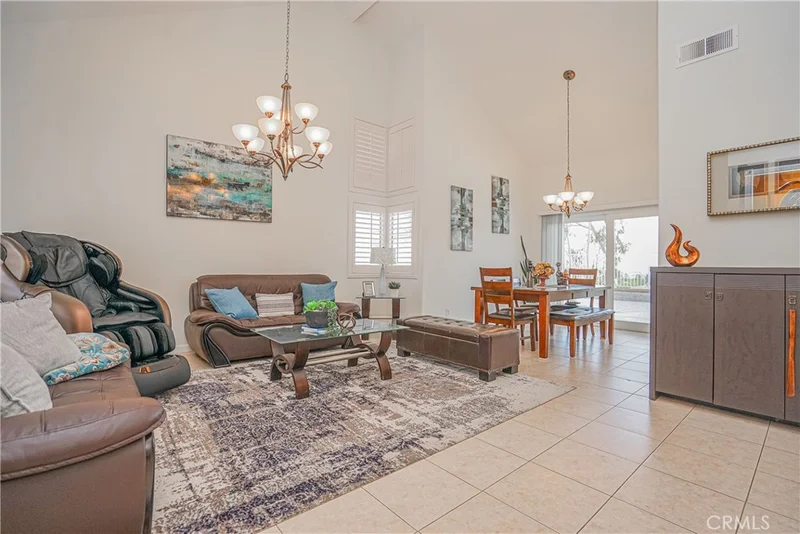 2261 Whiteoak Lane, Corona, CA 92882
