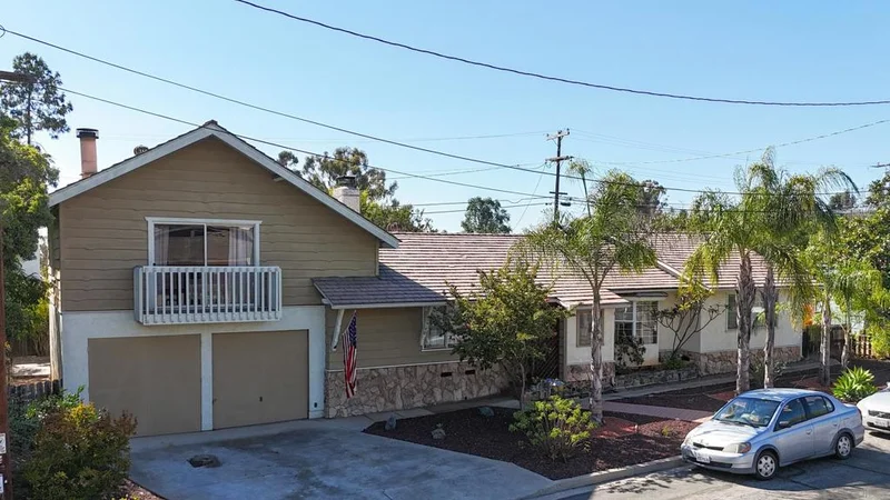 8550 Roach Drive, La Mesa, CA 91942