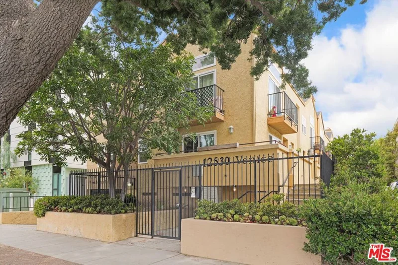 12530 Venice Boulevard 8, Los Angeles, CA 90066