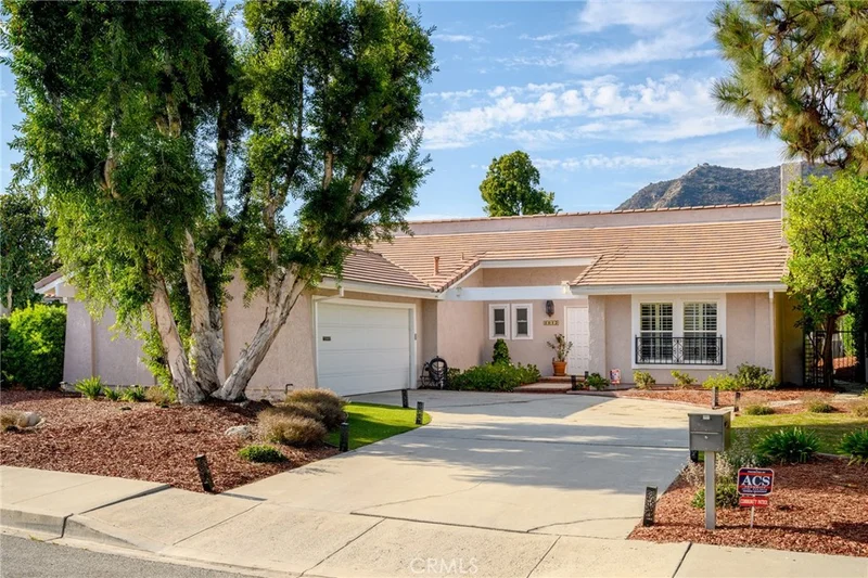 3015 Arrowhead, Los Angeles, CA 90068