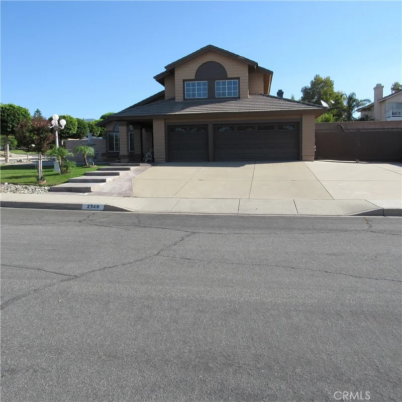 2540 W Via Bello Drive, Rialto, CA 92377