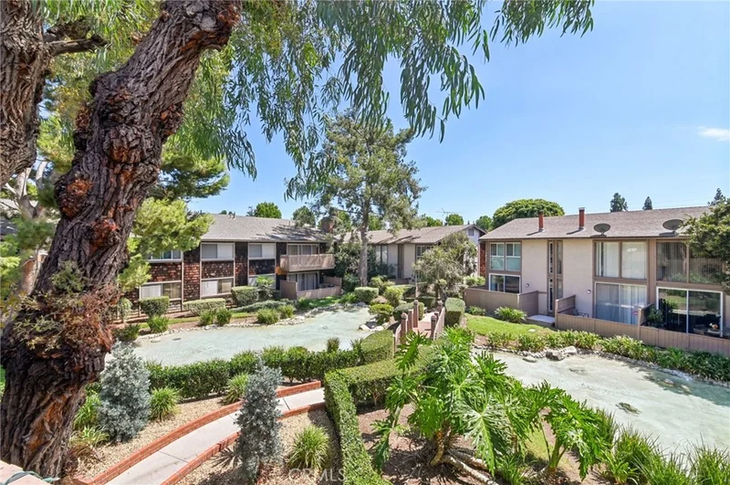 1044 Cabrillo Park Drive G, Santa Ana, CA 92701