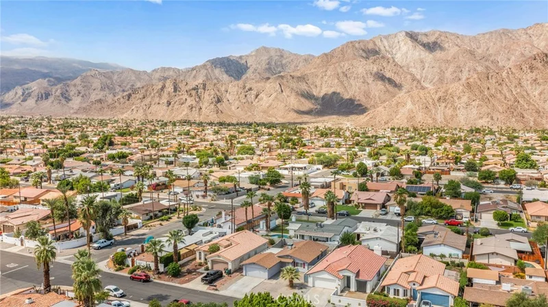 52425 Avenida Mendoza, La Quinta, CA 92253