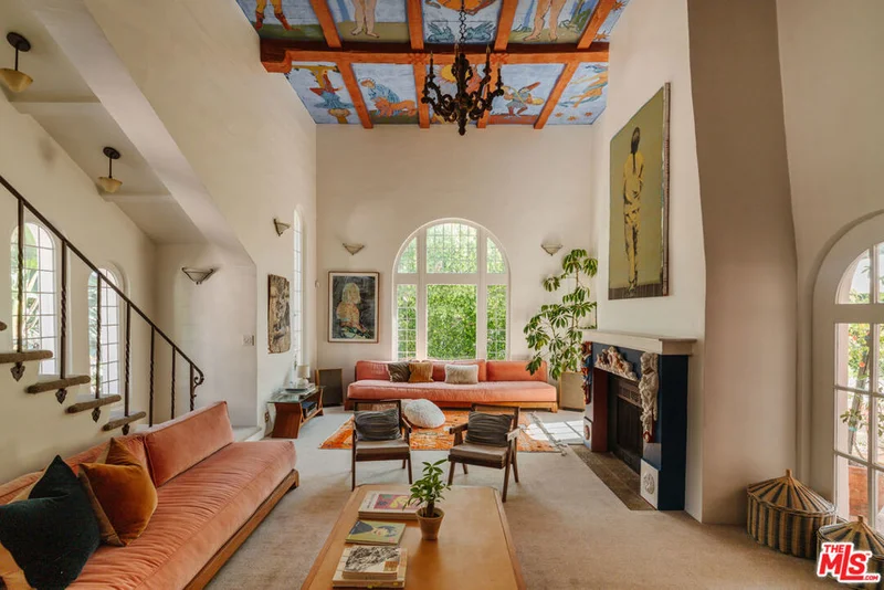 5163 Franklin Avenue, Los Angeles, CA 90027