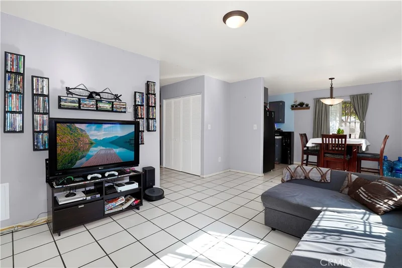 854 E 87th Place, Los Angeles, CA 90002