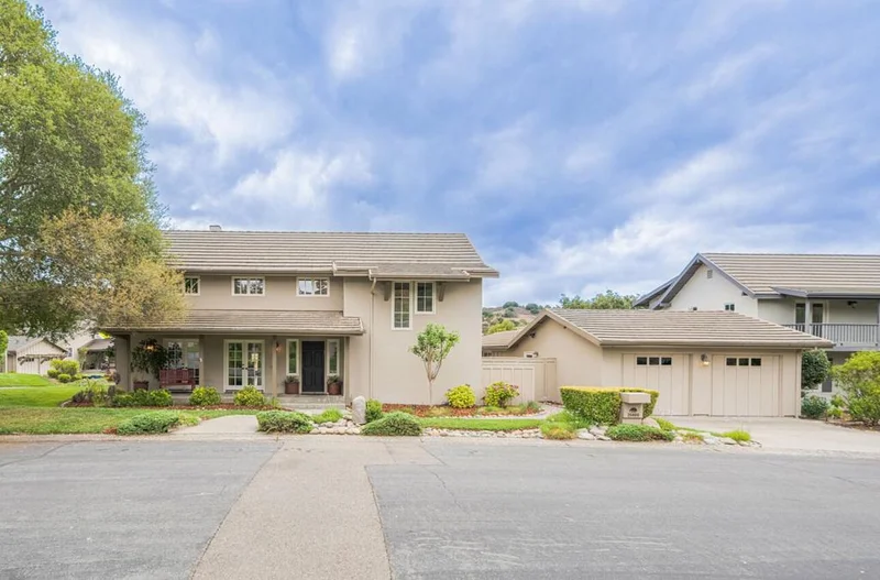 25603 Creekview Circle, Salinas, CA 93908