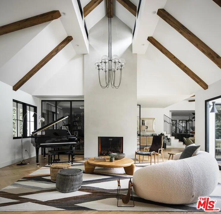 4212 Lemp Avenue, Studio City, CA 91604