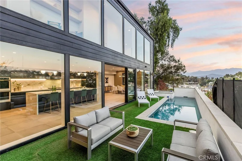 2311 Effie, Los Angeles, CA 90026