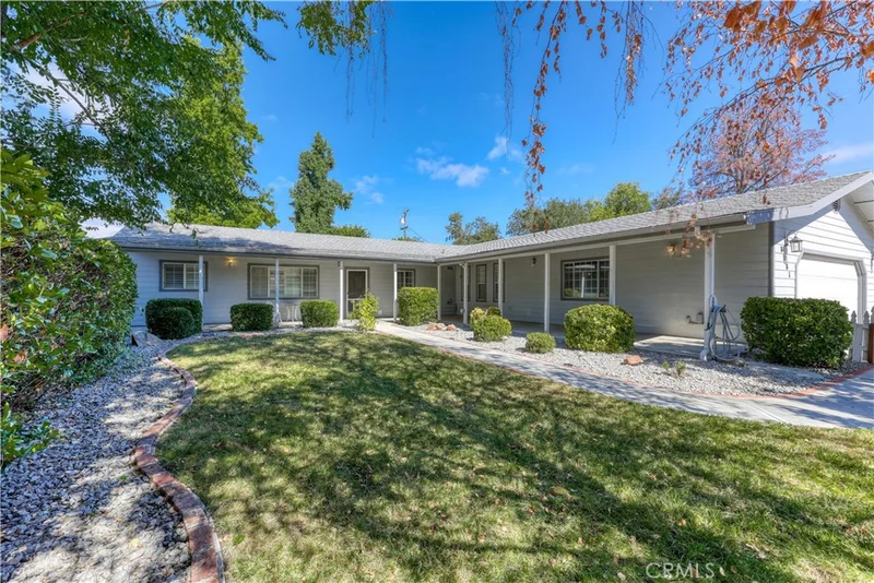 8881 Palomar Avenue, Atascadero, CA 93422
