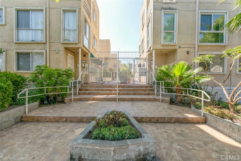 116 W Maple 32, Glendale, CA 91204