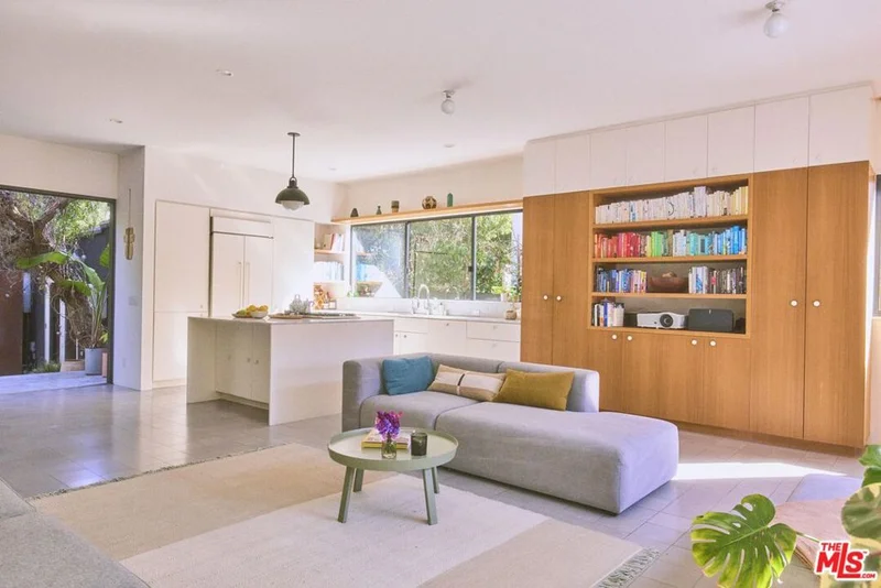 906 Superba Avenue, Venice, CA 90291