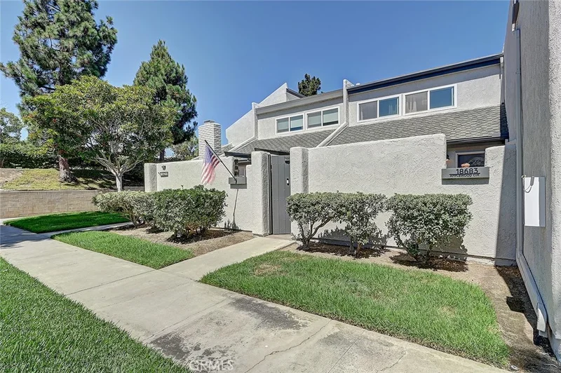 18683 Applewood Circle 16, Huntington Beach, CA 92646