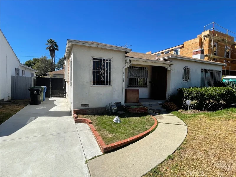 3007 S Canfield Avenue, Los Angeles, CA 90034