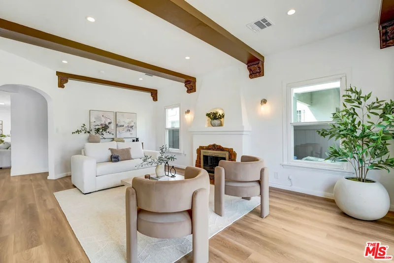 1900 W 85th Street, Los Angeles, CA 90047