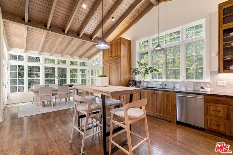 459 S Bentley Avenue, Los Angeles, CA 90049