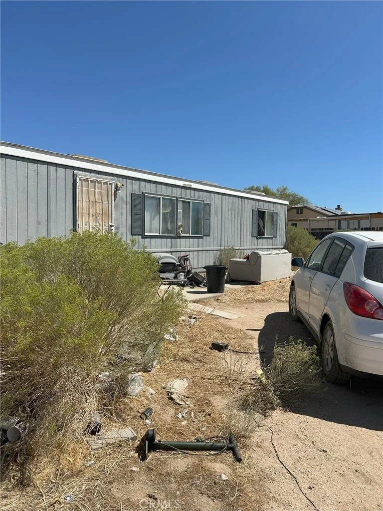 11878 Pacific Rd, Phelan, CA 92371