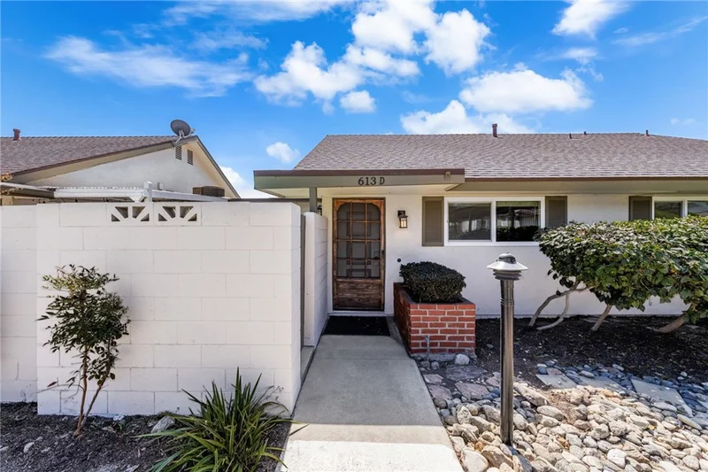 613 S Indian Hill Blvd Unit D, Claremont, CA 91711