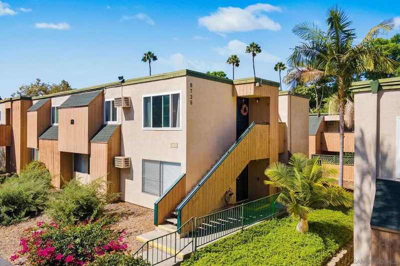 8735 Navajo Rd 8, San Diego, CA 92119