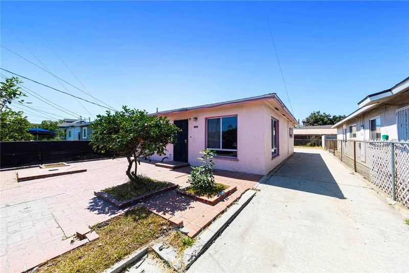 1043 Blinn Avenue, Wilmington, CA 90744