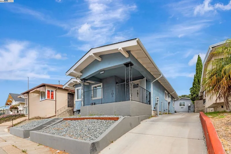 5444 Bancroft, Oakland, CA 94601