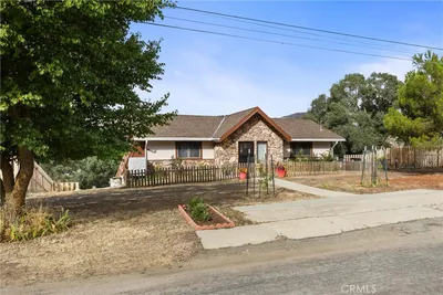 22801 Fran Drive photo 2
