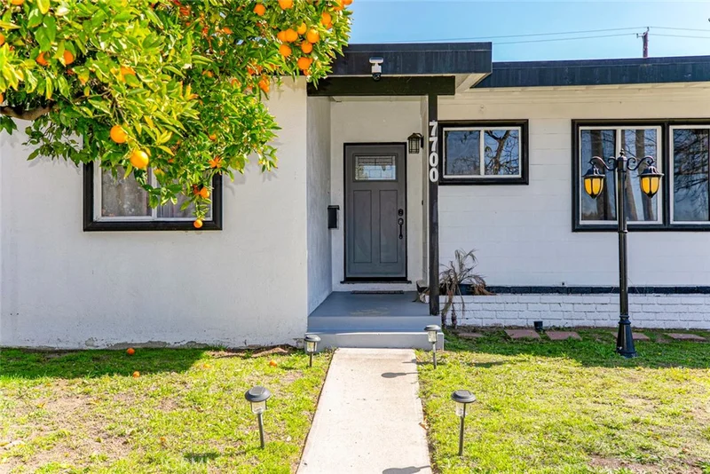 7700 Goodland, North Hollywood, CA 91605