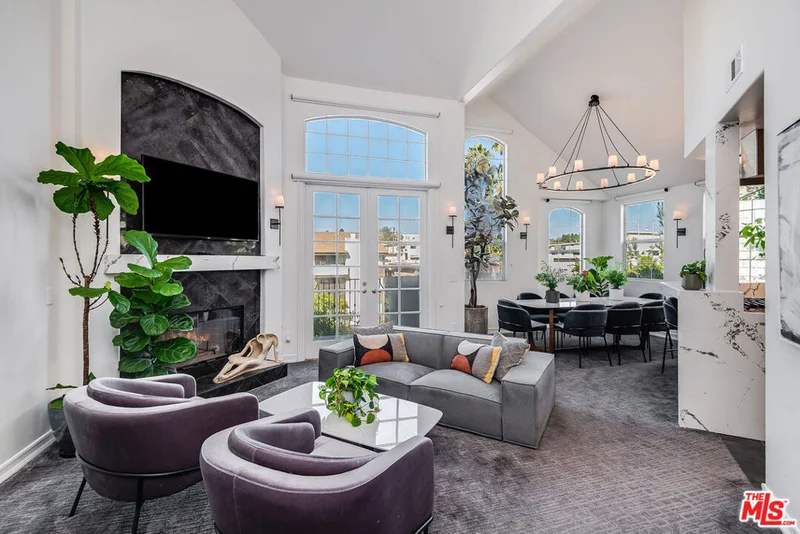 11680 Montana Avenue 302, Los Angeles, CA 90049