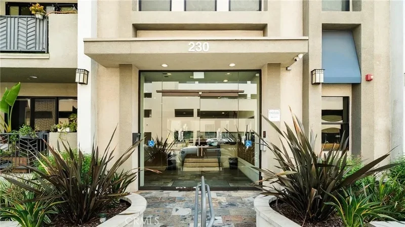 230 S Jackson 305, Glendale, CA 91205