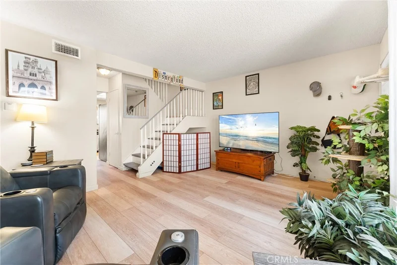 2306 E Joana Drive 3, Santa Ana, CA 92705