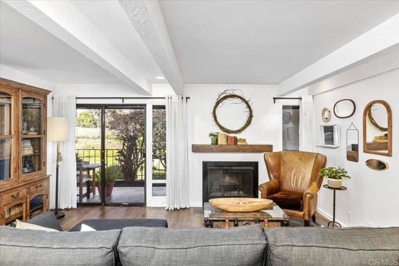 2535 Navarra Drive 8A, Carlsbad, CA 92009