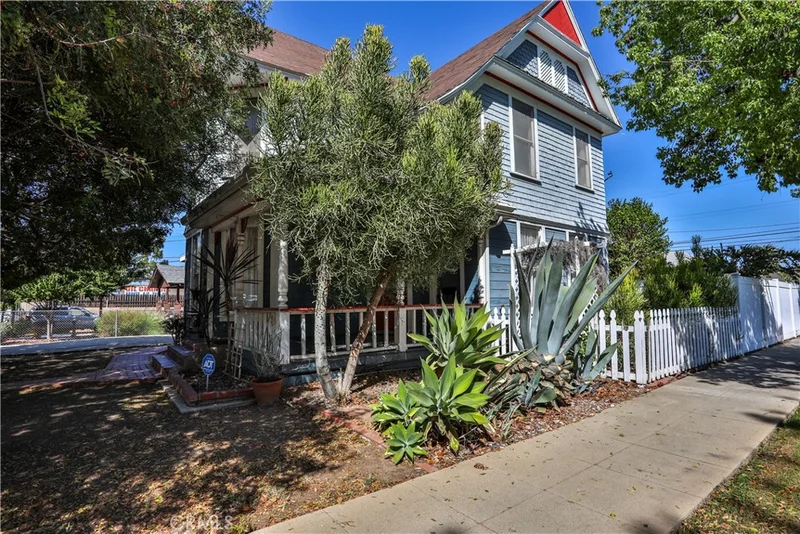 623 S Merrill Street, Corona, CA 92882