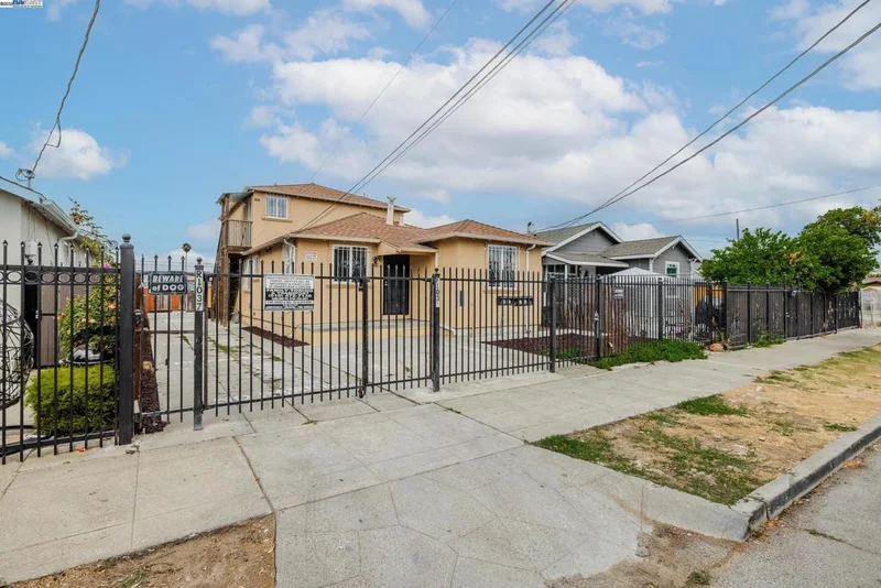1039 91st Ave, Oakland, CA 94603