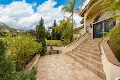 2831 Steeplechase Lane photo 2