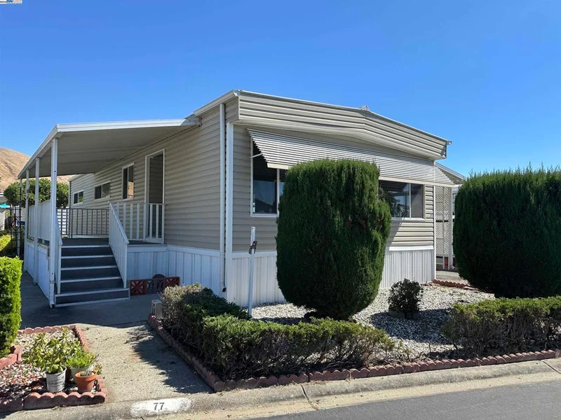 711 Old Canyon Rd.