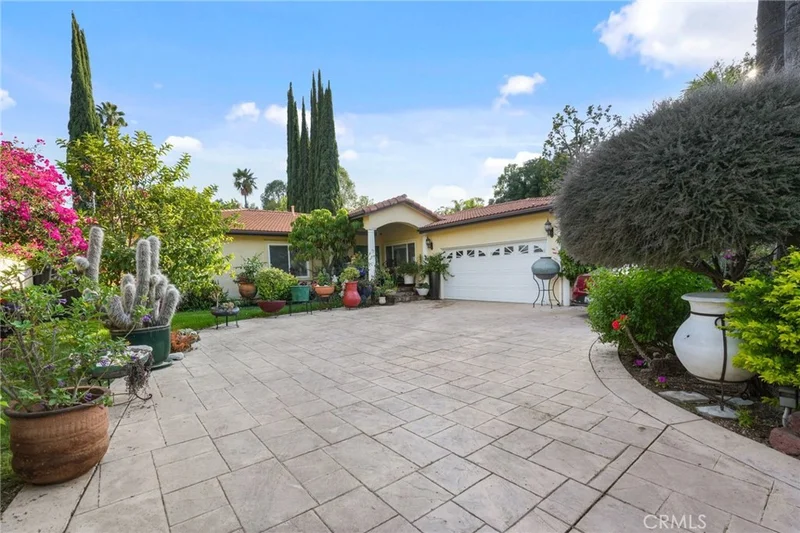 18760 Wells Drive, Tarzana, CA 91356