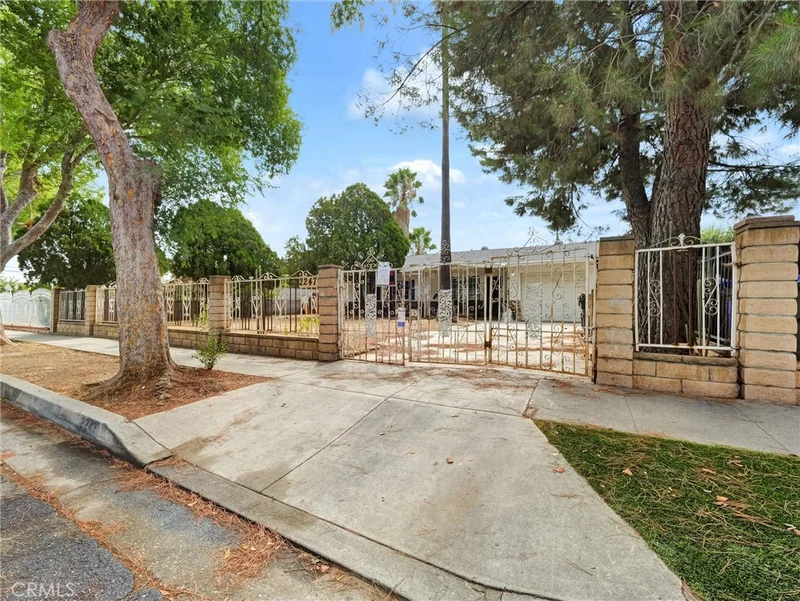2247 W Court, San Bernardino, CA 92410
