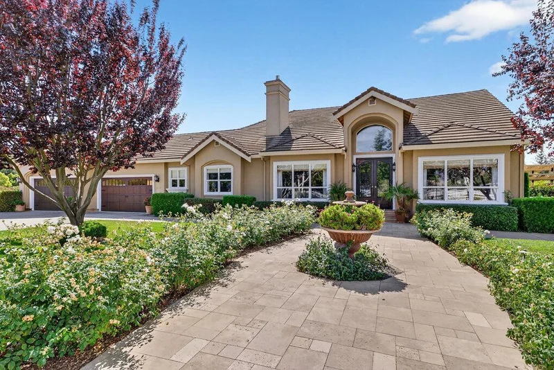 12315 Harding Avenue, San Martin, CA 95046