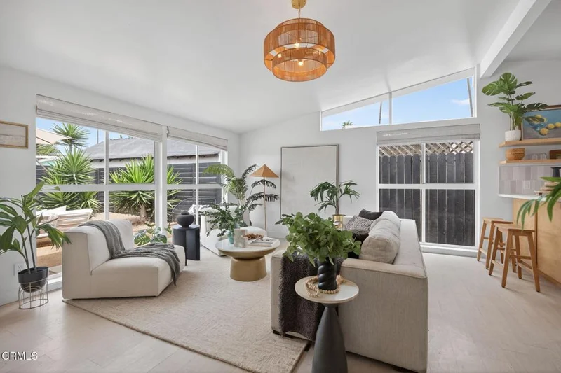 1128 Cornwall Lane, Ventura, CA 93001