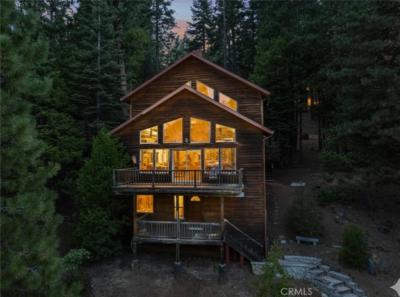 7244 Yosemite Park Way, Yosemite, CA 95389
