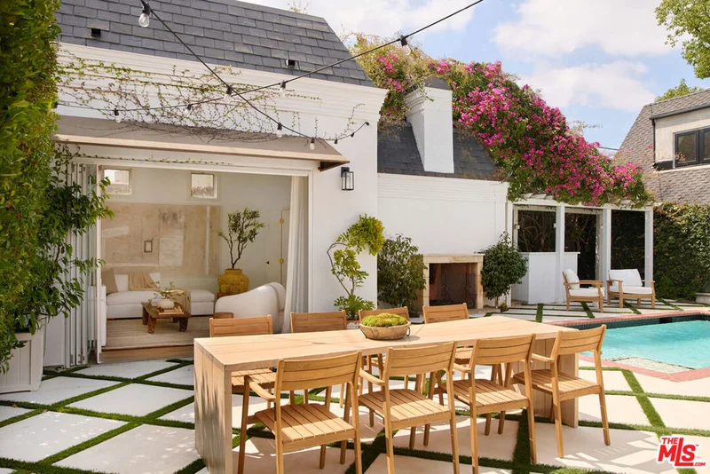 6206 Lindenhurst Avenue, Los Angeles, CA 90048