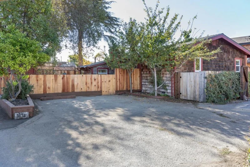 1122 Seabright Avenue, Santa Cruz, CA 95062