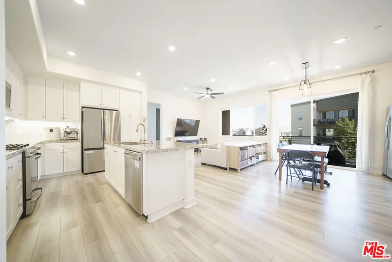 27409 Journey Place 205, Valencia, CA 91381