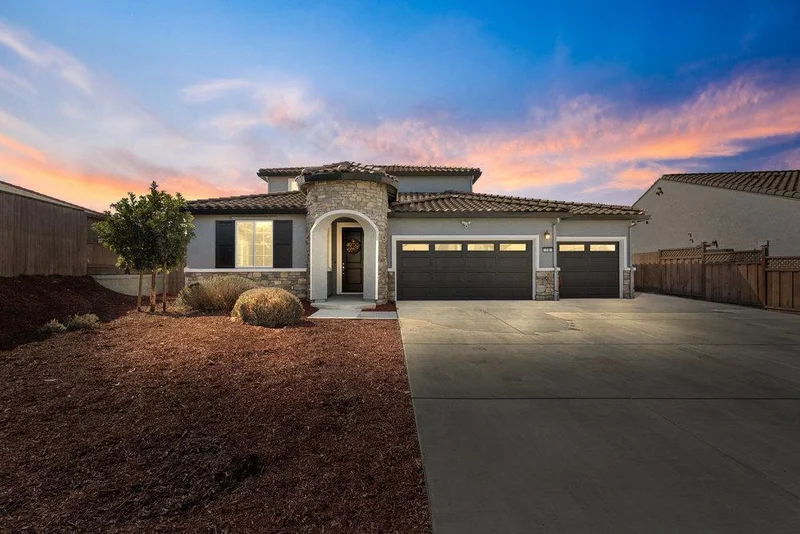 10 Hospital Road, Hollister, CA 95023