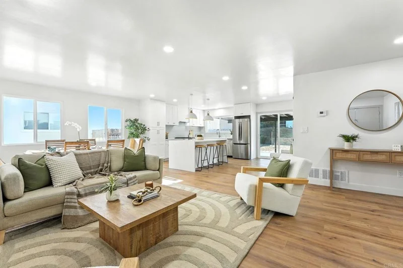 9058 Inverness Road, Santee, CA 92071
